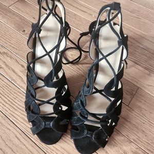 Banana Republic 9.5 lace up black nubuck heels
